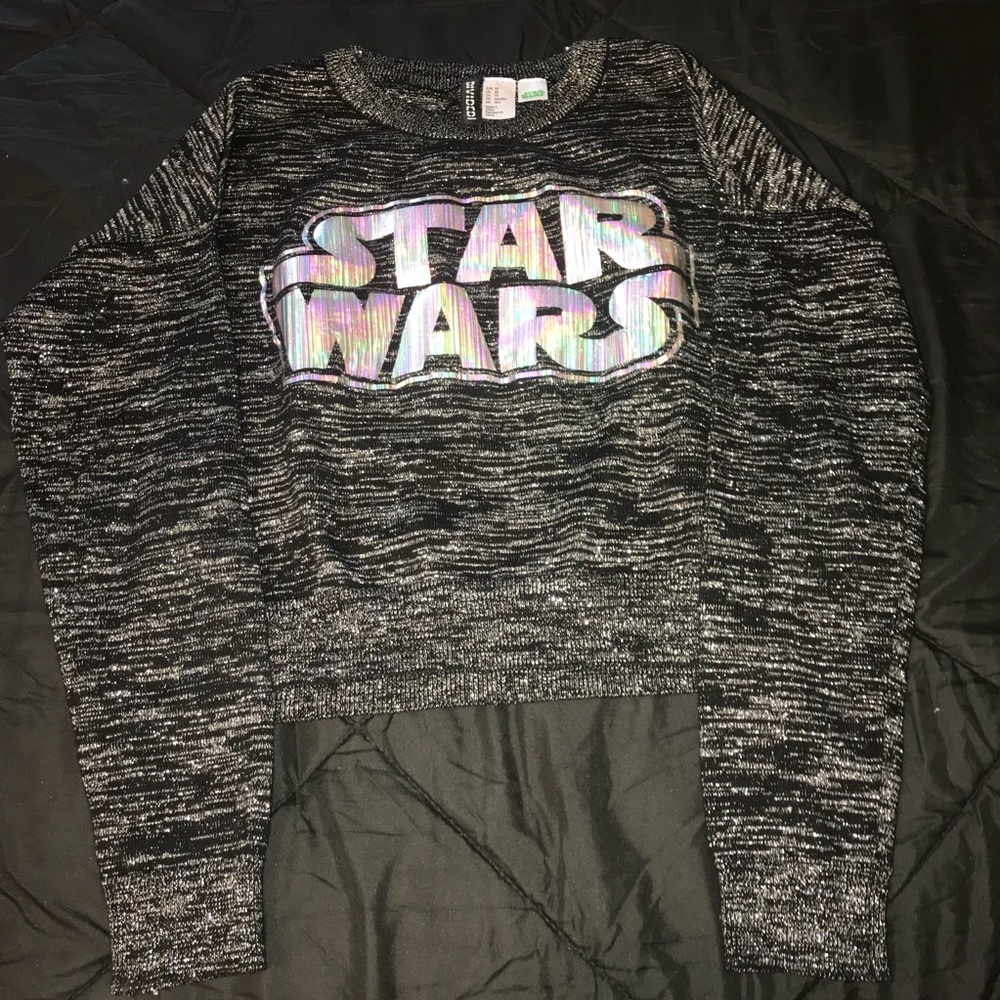 Divided H&M. Long sleeved cropped sweatshirt